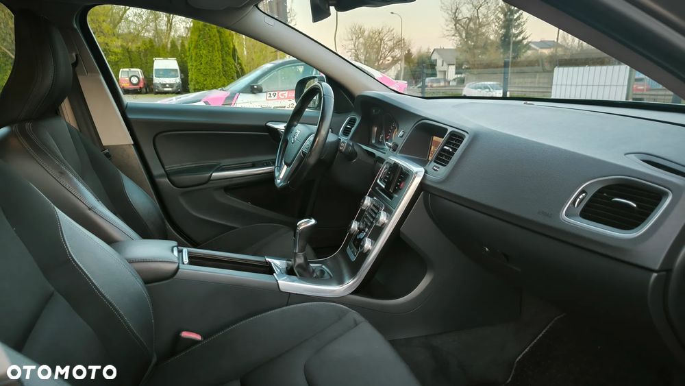 Volvo V60 D4 Drive-E Momentum - 7