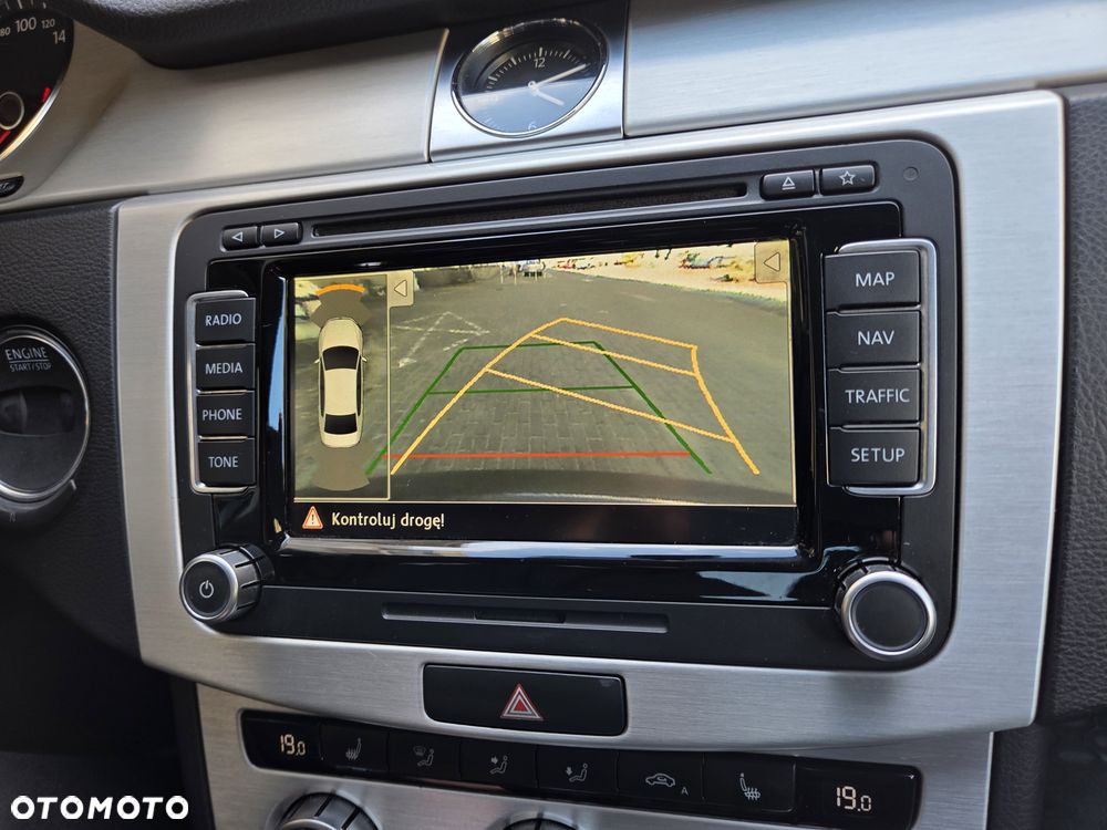 Volkswagen Passat - 19