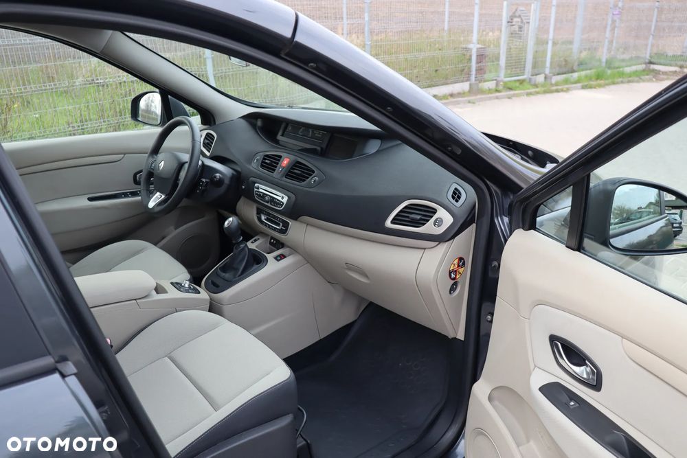 Renault Scenic - 12