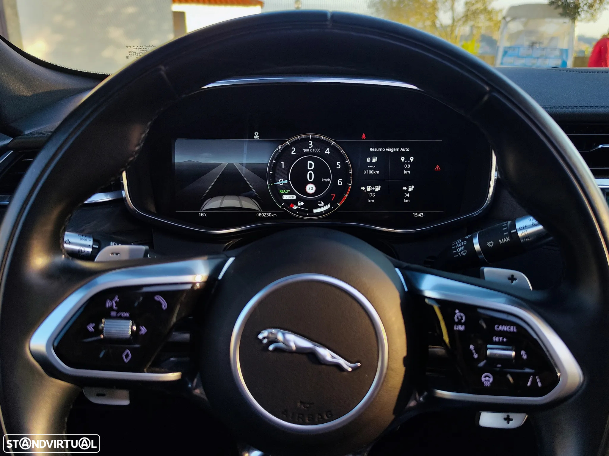 Jaguar F-Pace 2.0 P400e AWD R-Dynamic Black - 32