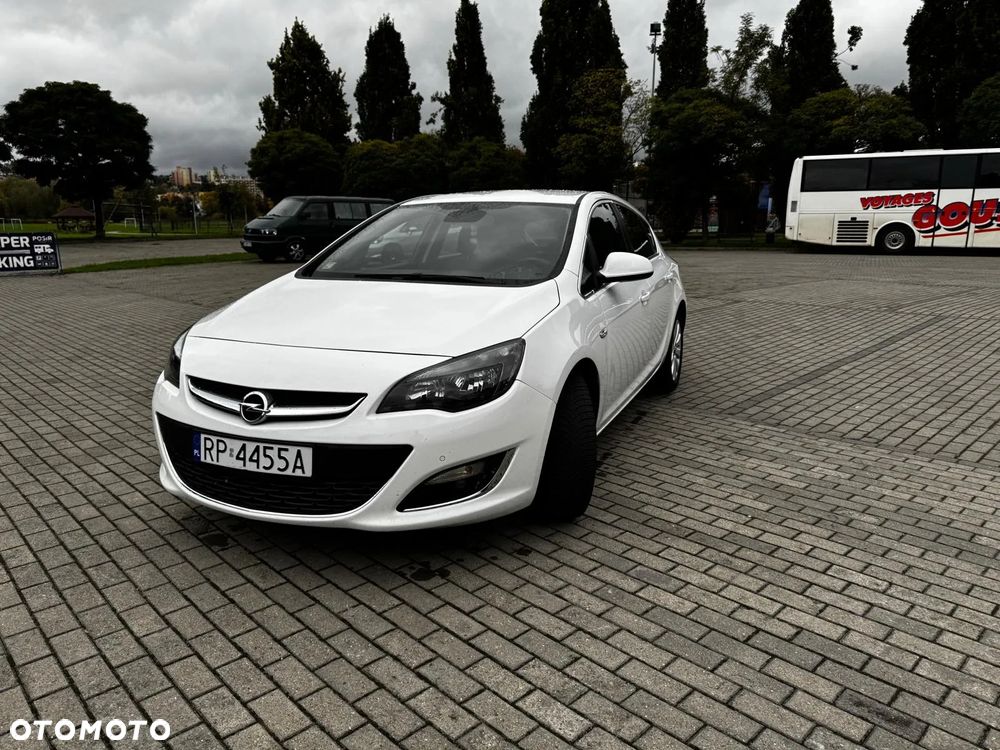 Opel Astra 1.4 Turbo Cosmo - 1