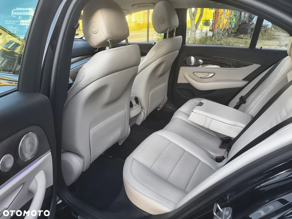 Mercedes-Benz Klasa E 200 9G-TRONIC - 11