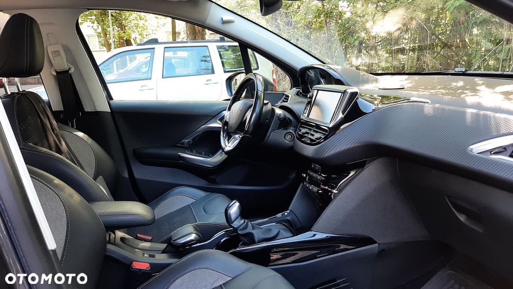 Peugeot 2008 1.2 Pure Tech GPF Allure S&S - 15
