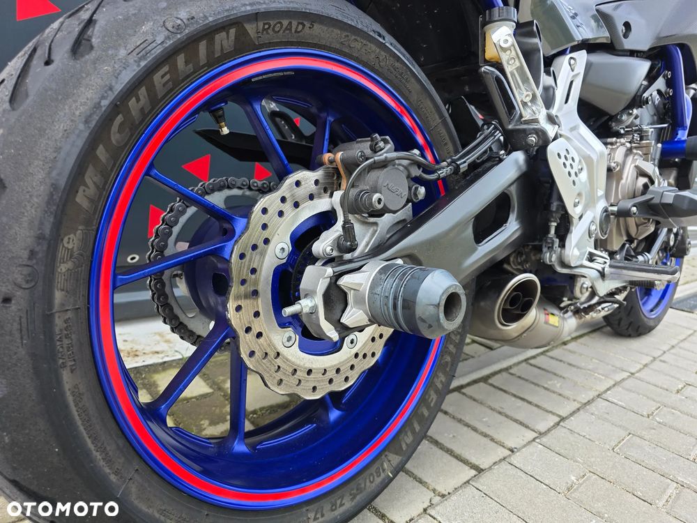 Yamaha MT - 8