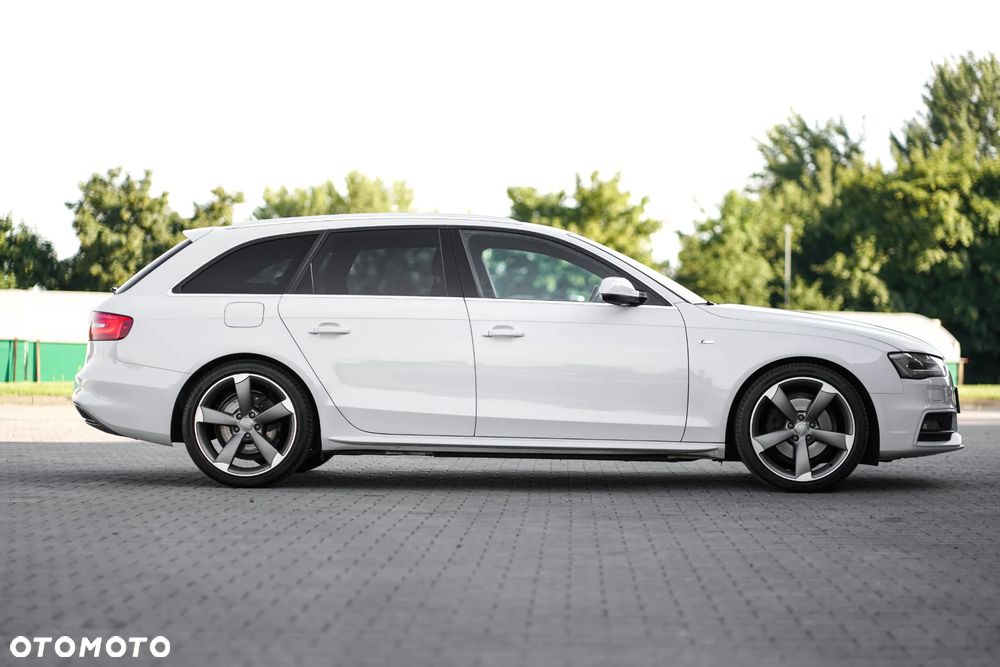 Audi A4 Avant 2.0 TDI Quattro Design S tronic - 28