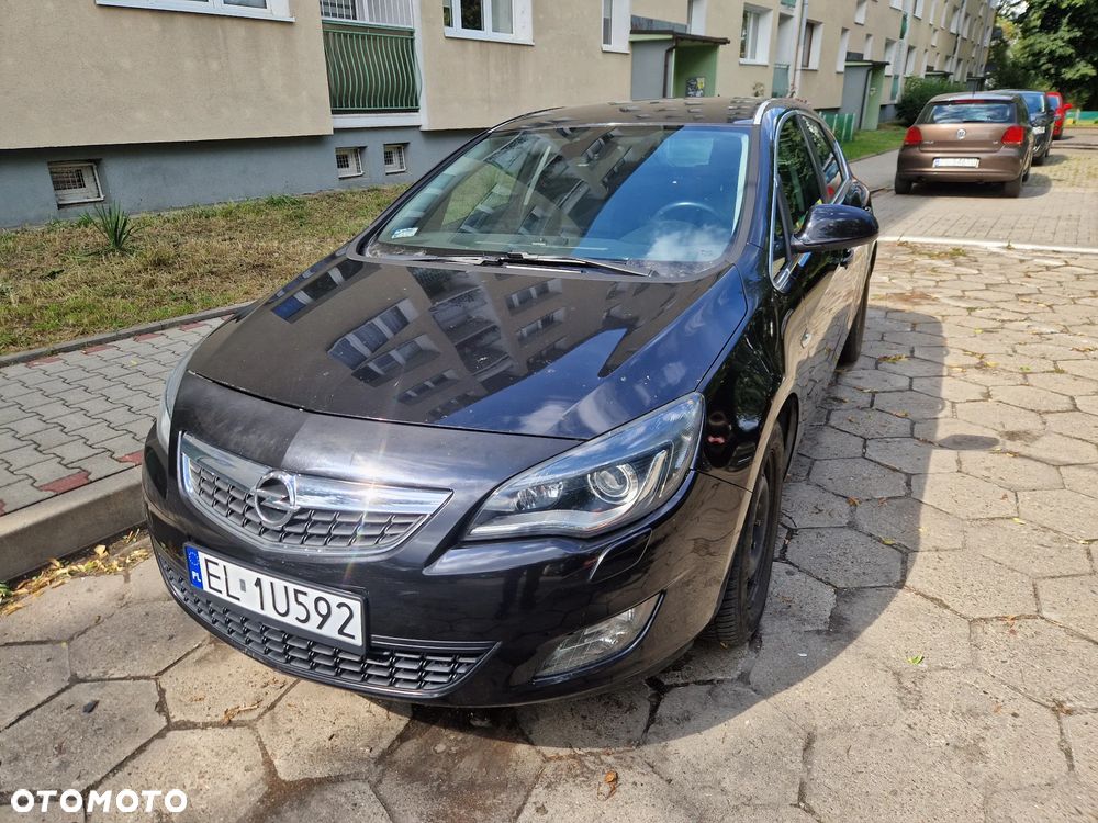 Opel Astra 1.6 T Cosmo - 11