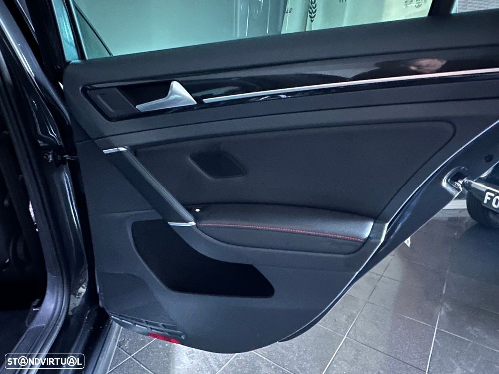 VW Golf 2.0 TSi GTi DSG Performance - 31