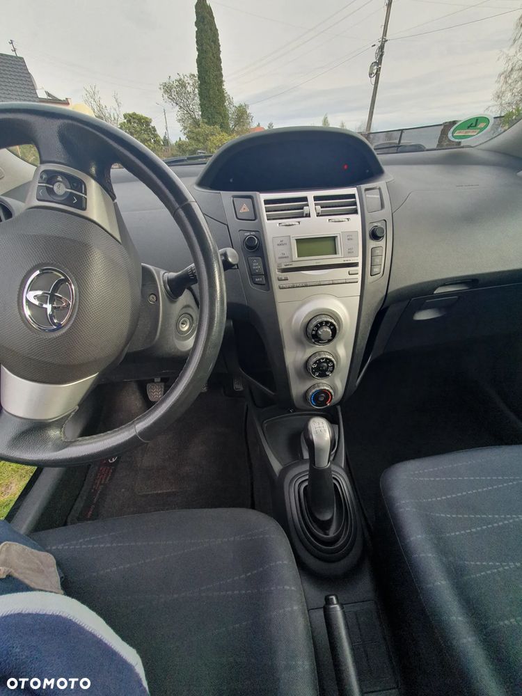 Toyota Yaris - 6