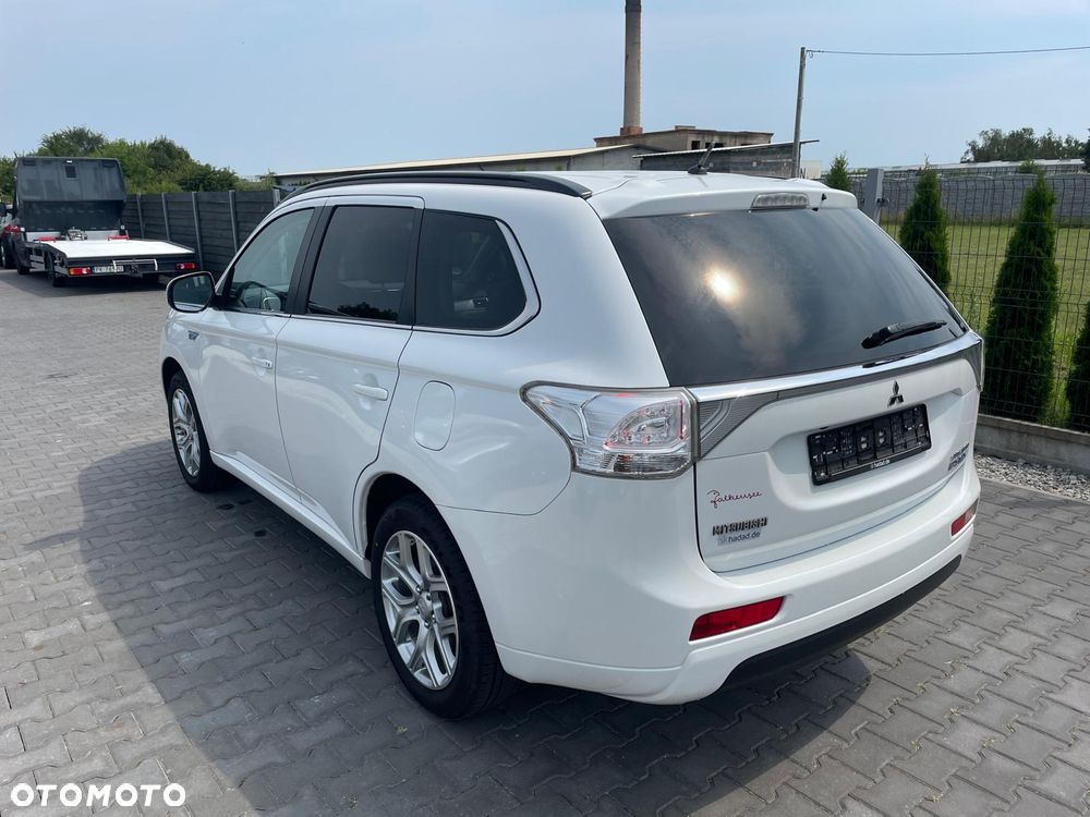 Mitsubishi Outlander 2.0 4WD Top - 5