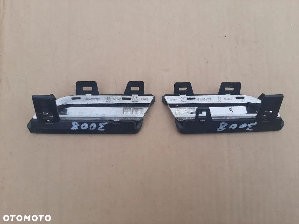 LISTWA ZDERZAKA PRAWA PEUGEOT 3008 5008 II 9836826777 - 5