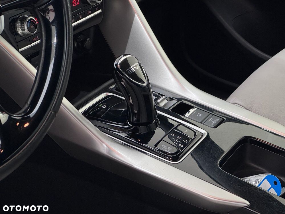 Mitsubishi Eclipse Cross - 9