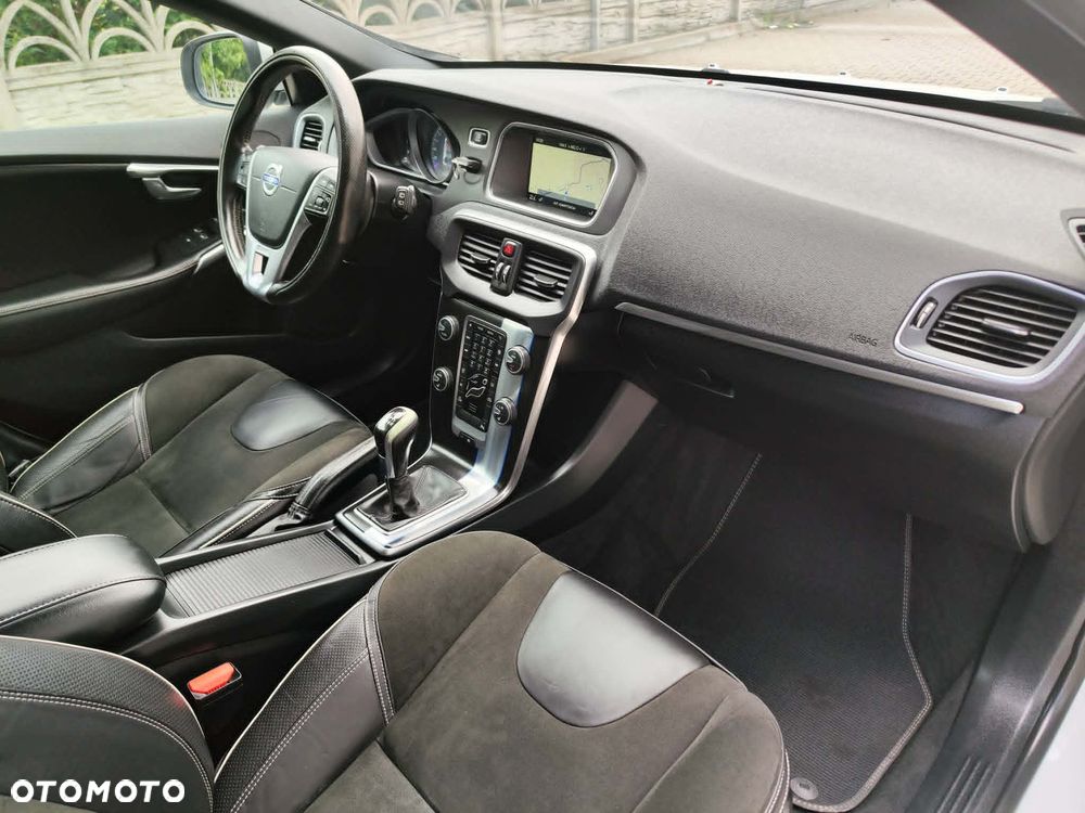 Volvo V40 D2 Drive-E R-Design Momentum - 21