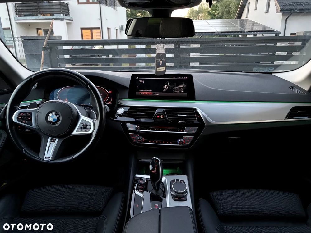 BMW Seria 5 520d xDrive mHEV - 10