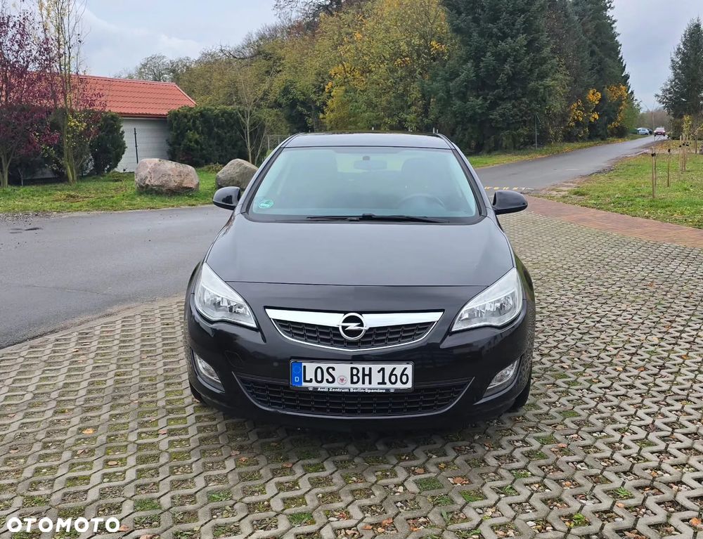 Opel Astra 2.0 CDTI DPF Automatik Design Edition - 2