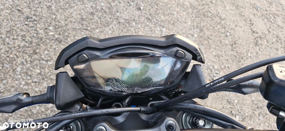 Suzuki GSX 1000 - 15