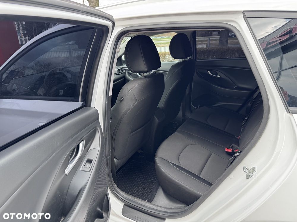 Hyundai i30 1.4 T-GDI Classic + - 16