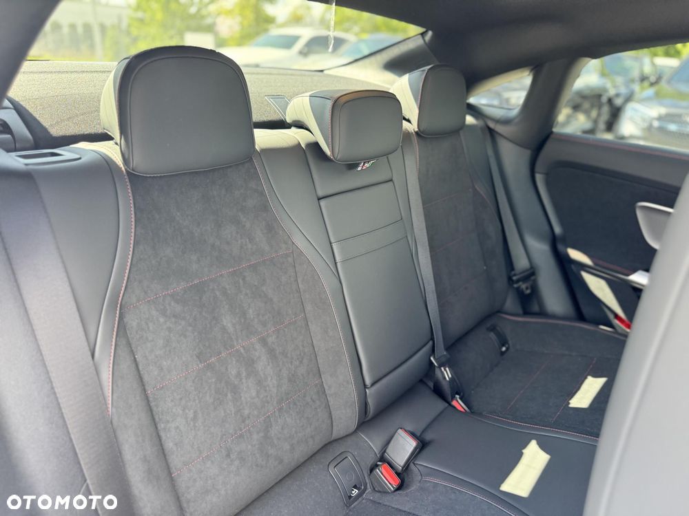 Mercedes-Benz CLA 220 mHEV 4-Matic 8G-DCT - 18