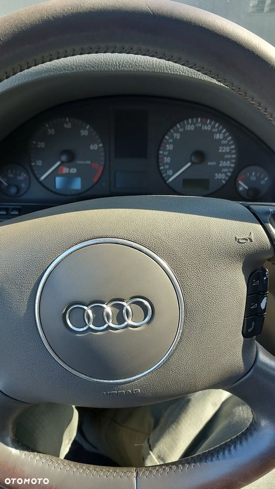 Audi S8 - 7