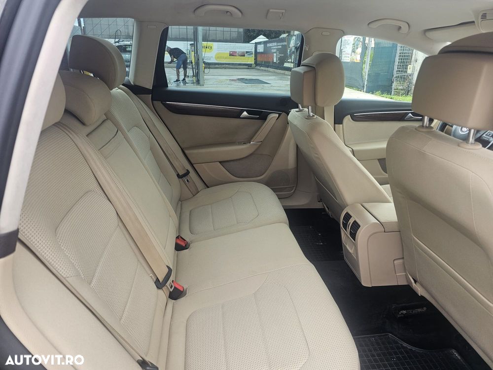 Volkswagen Passat 2.0 TDI BlueMotion Technology Comfortline DSG - 16
