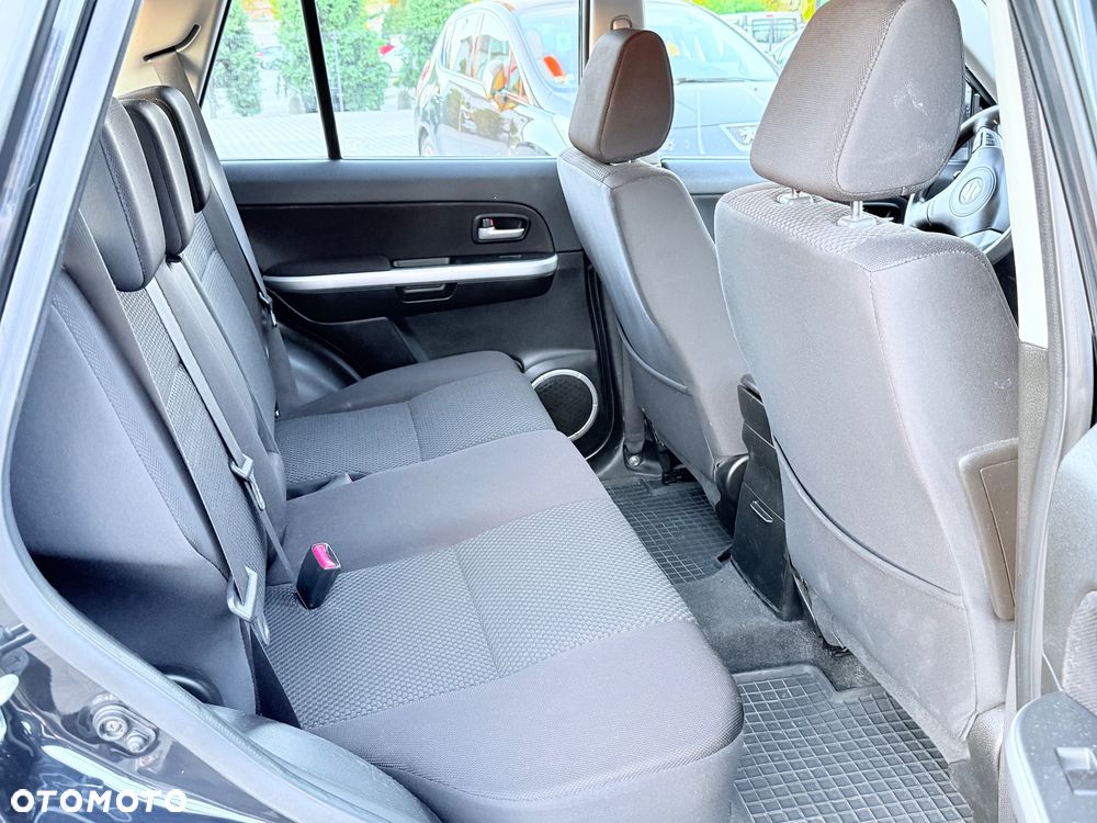 Suzuki Grand Vitara 1.9 DDiS Club DPF Family - 25