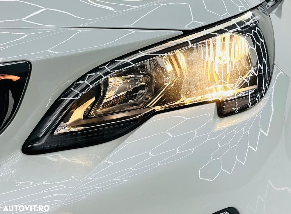 Peugeot 3008 PureTech 130 Stop & Start GPF Allure - 9