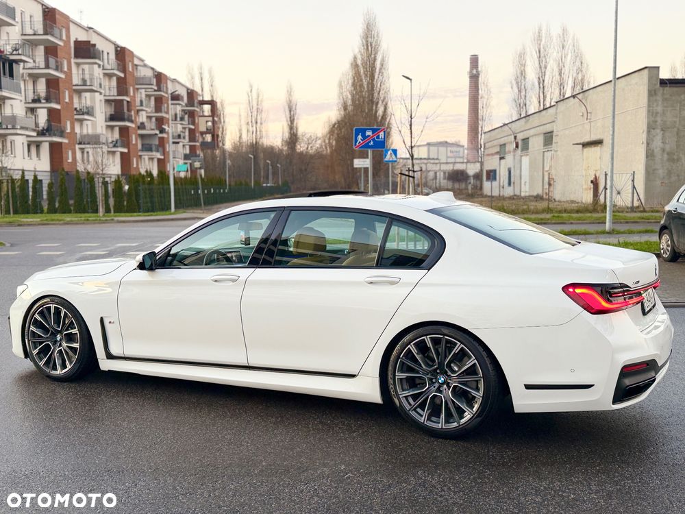 BMW Seria 7 750Li xDrive sport - 12