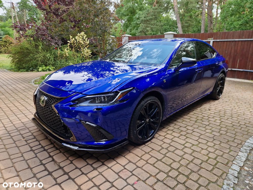 Lexus ES 300h F Sport Design - 2