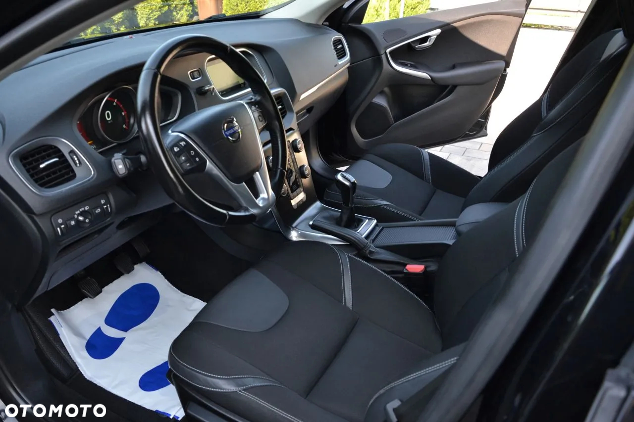 Volvo V40 D4 Drive-E Momentum - 17