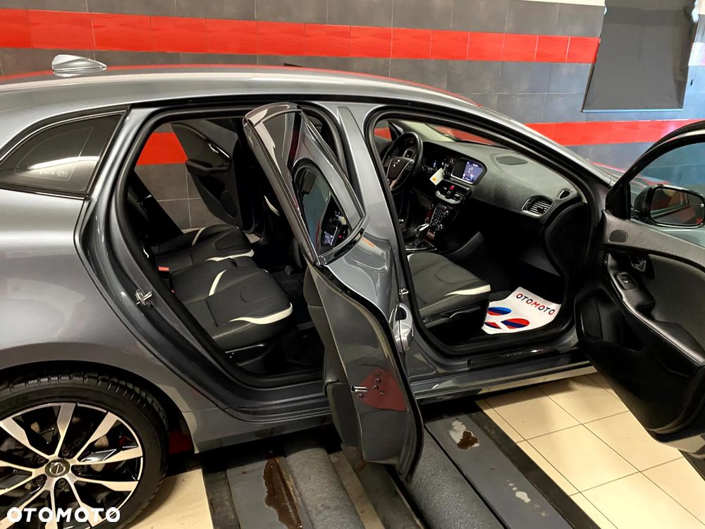 Volvo V40 D3 Drive-E Momentum - 21