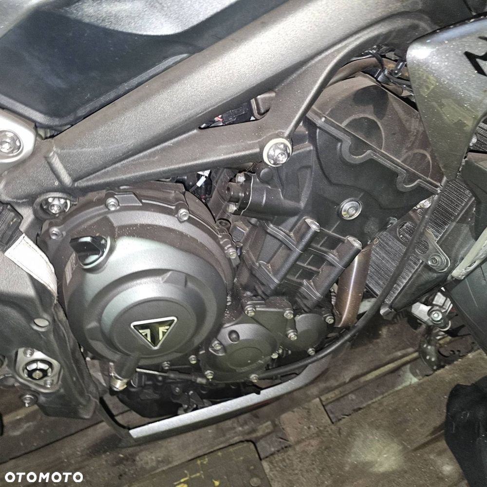 SILNIK MOTOCYKL TRIUMPH STREET TRIPLE 765 RS - 1