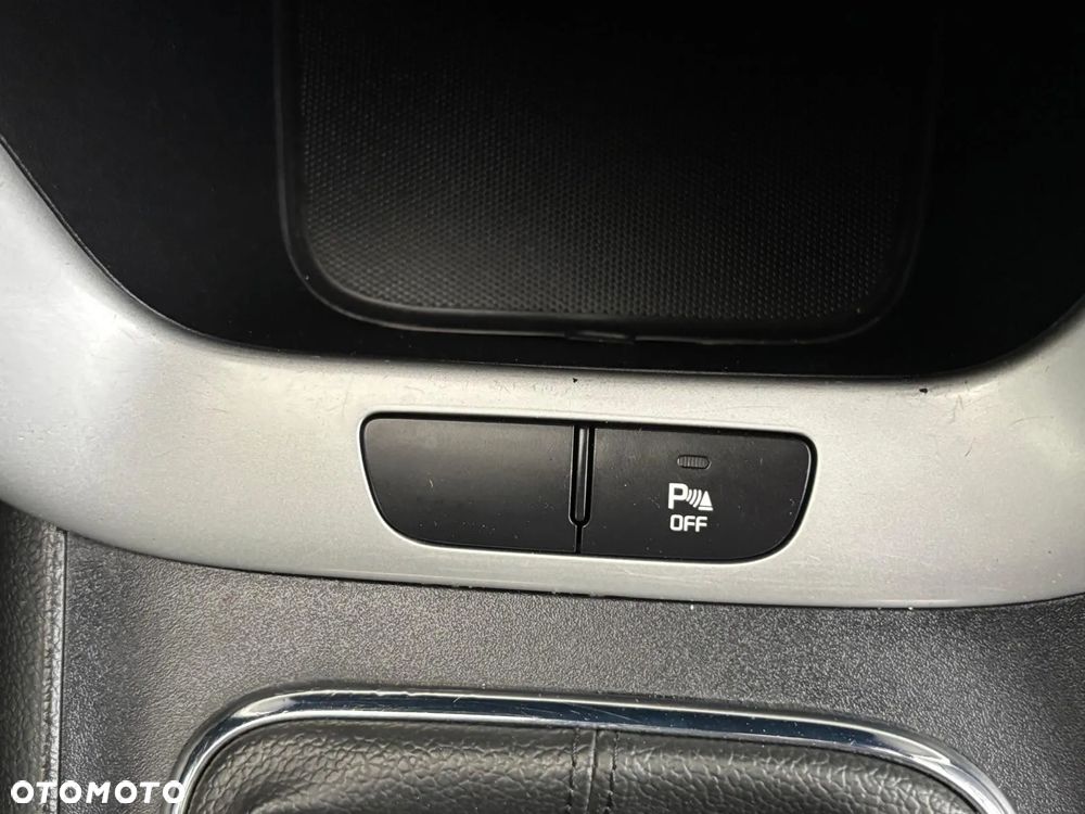 Kia Ceed 1.6 GDI Fifa World Cup Edition - 24