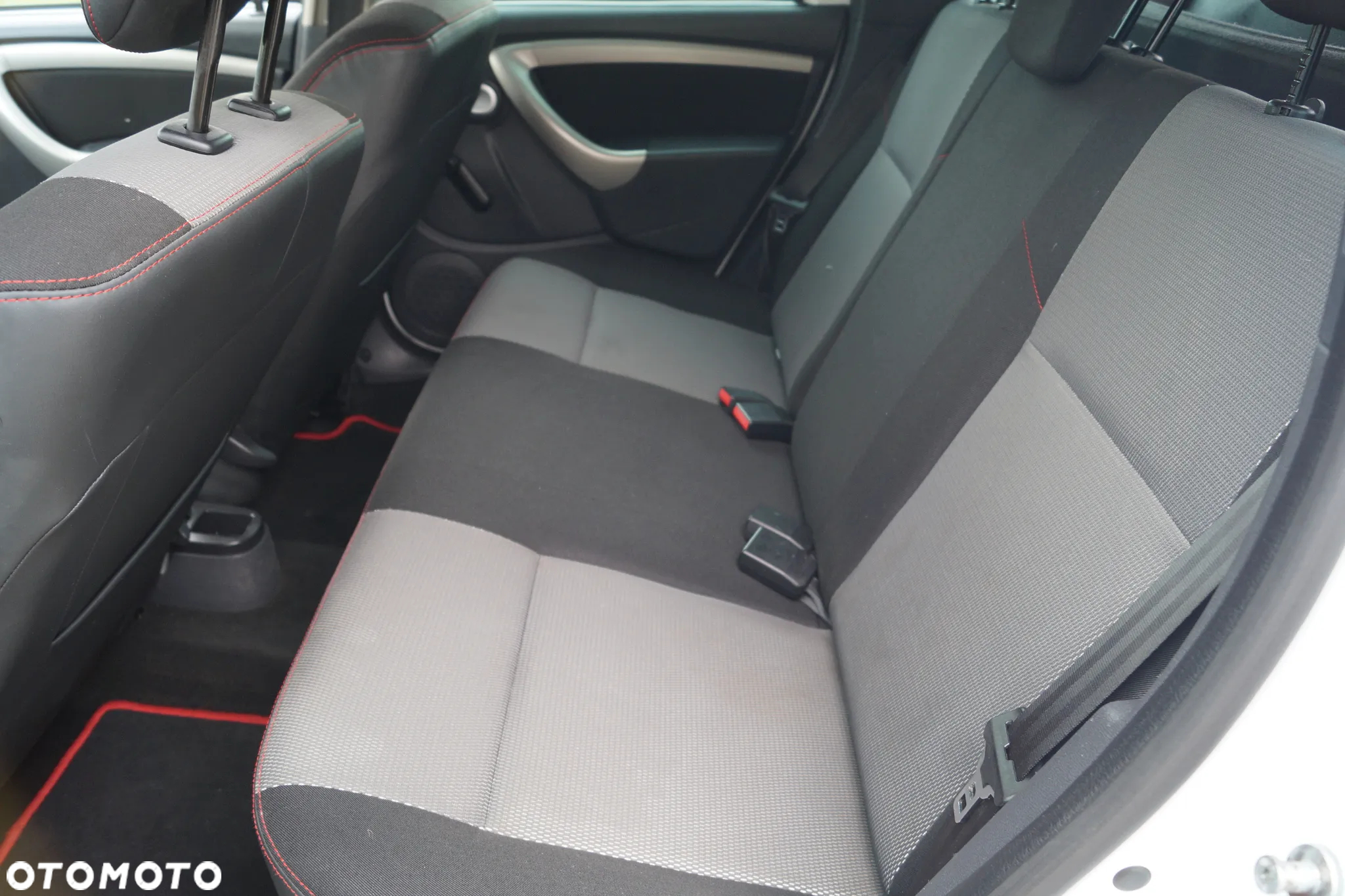 Dacia Duster 1.6 - 11