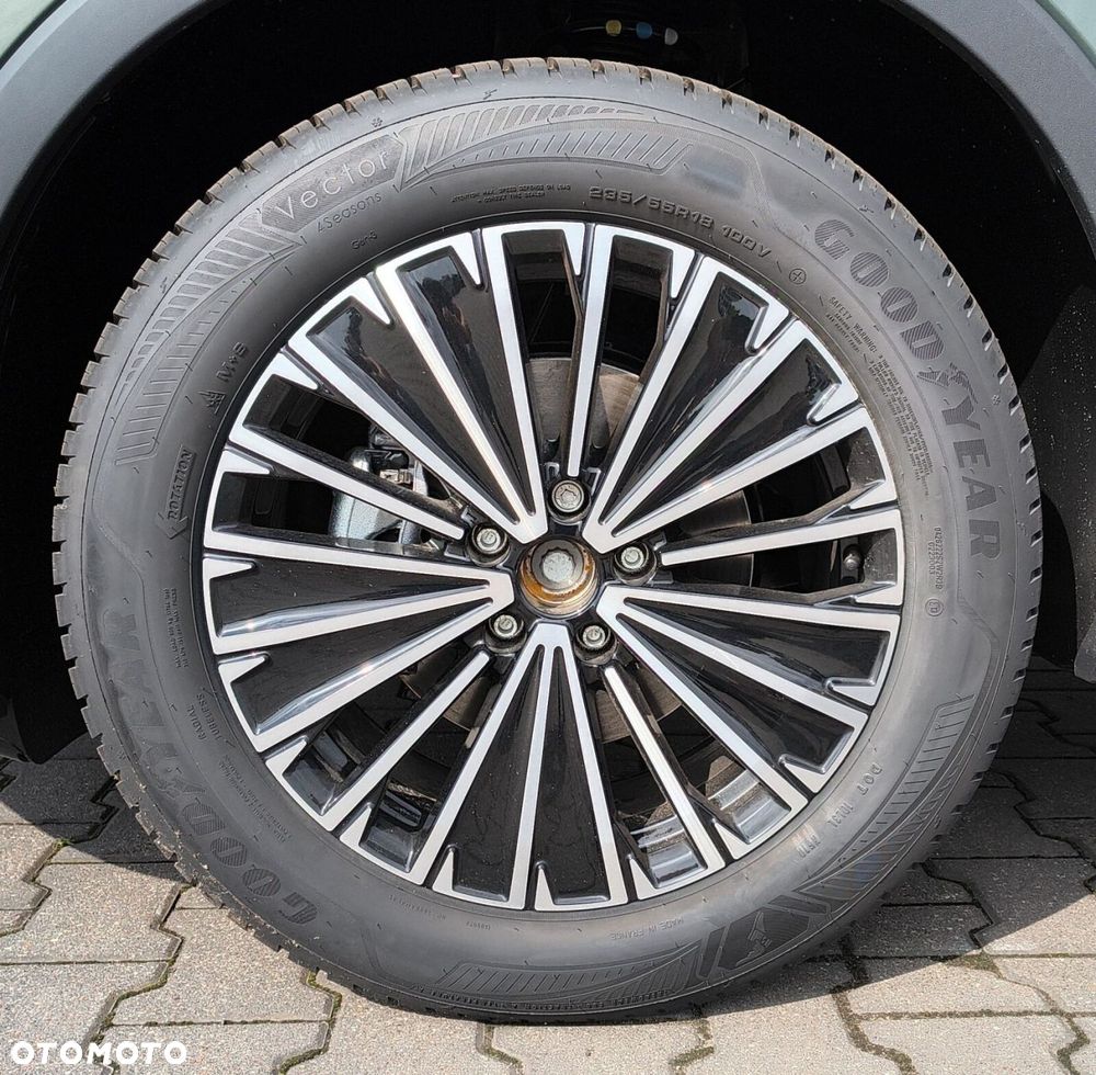 Volkswagen Tiguan - 22