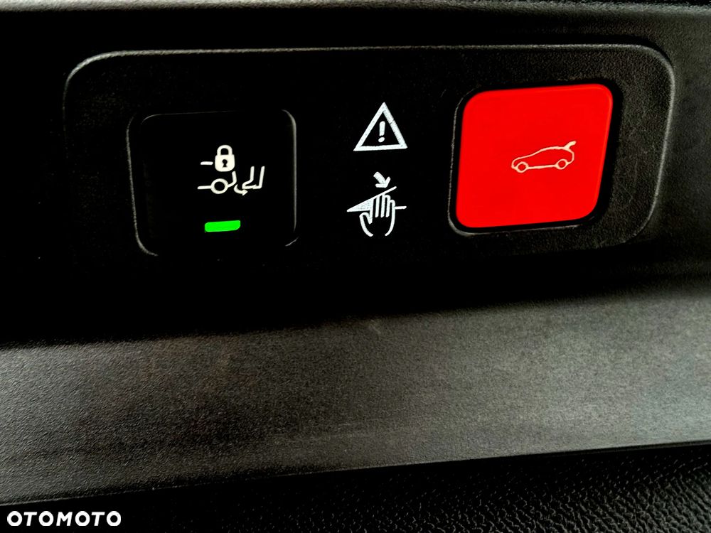 Peugeot 5008 1.6 PureTech Allure S&S EAT8 - 33