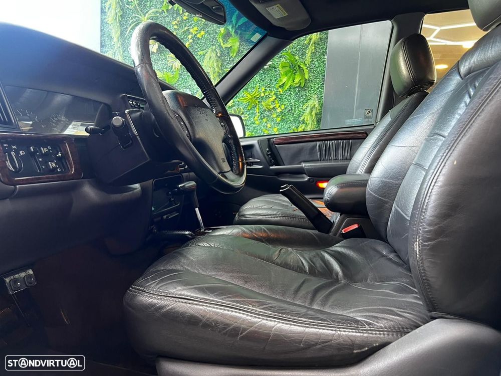 Jeep Grand Cherokee - 8