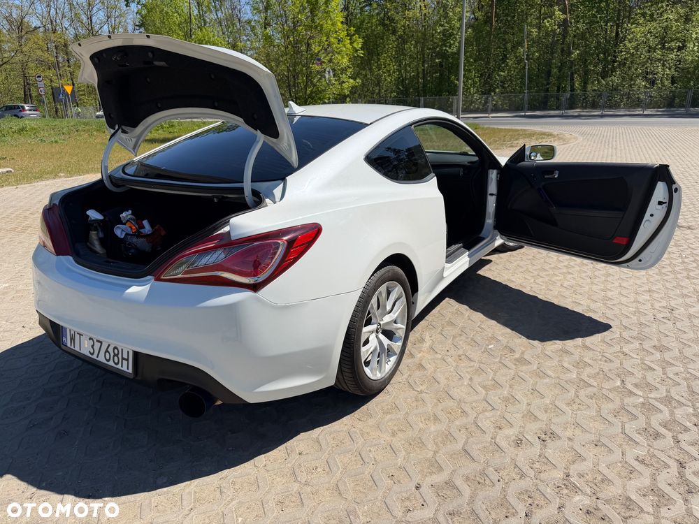Hyundai Genesis Coupe - 15