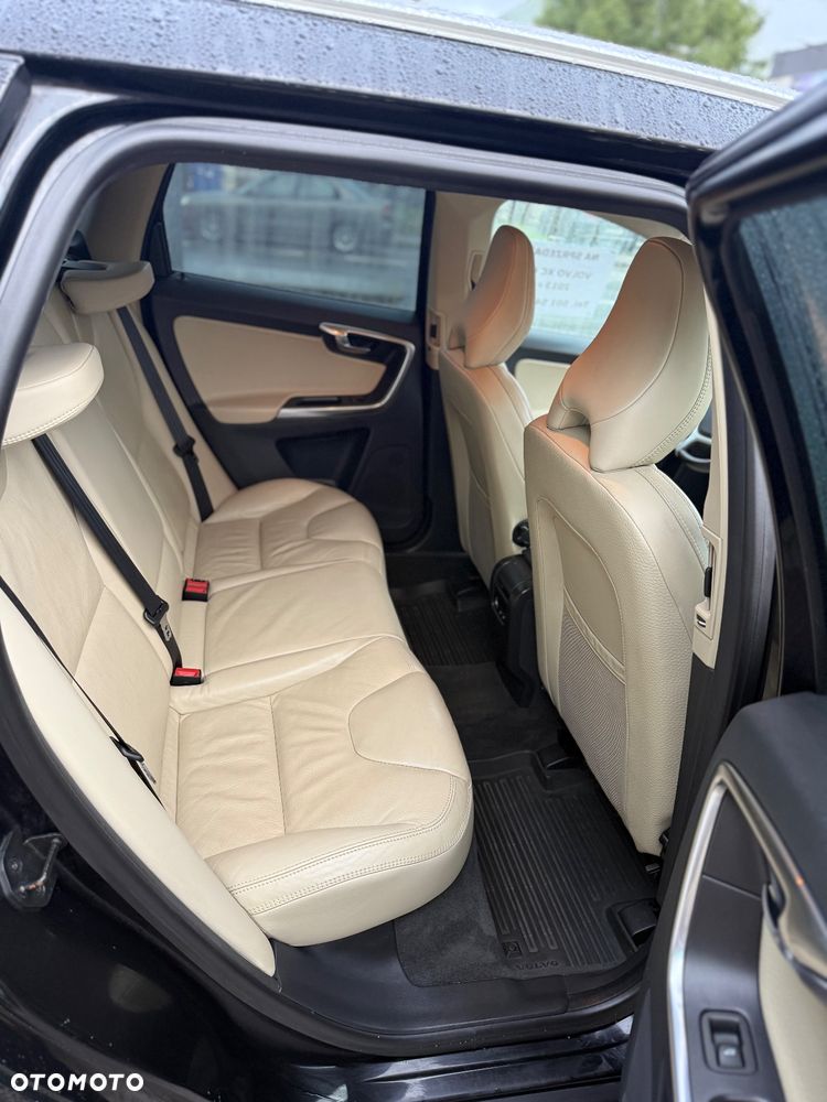 Volvo XC 60 D5 AWD Summum - 8