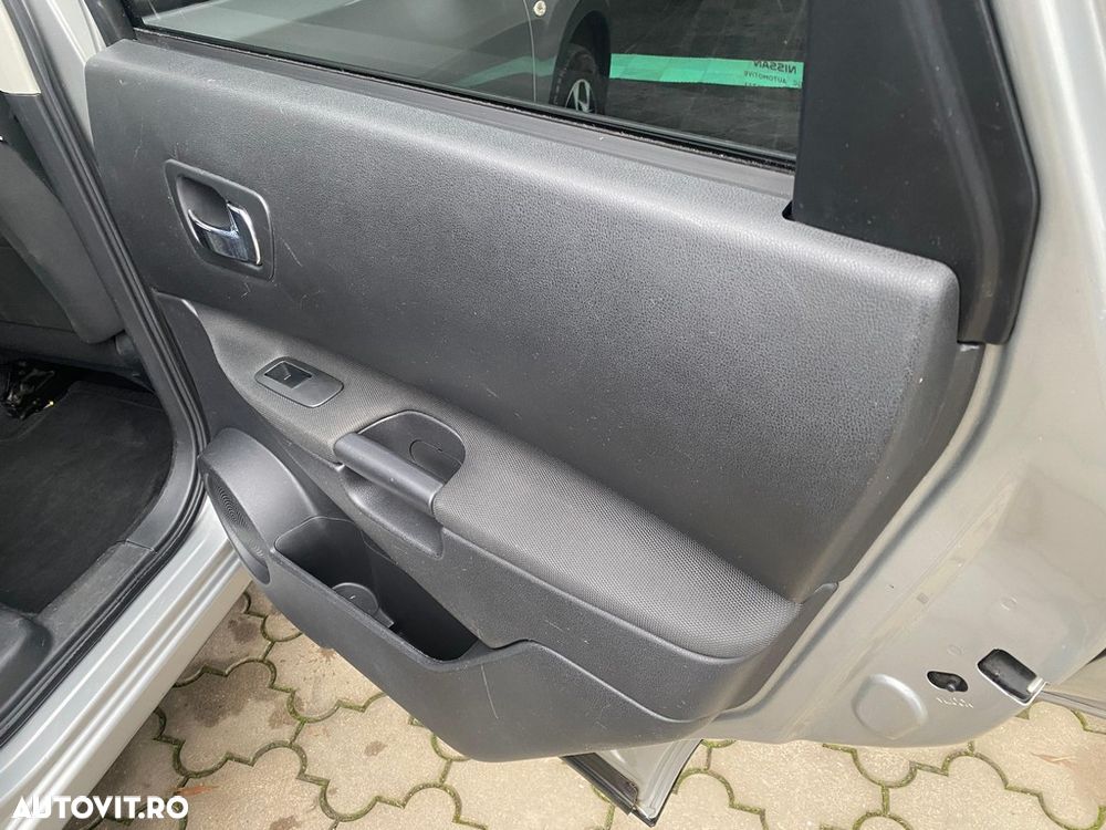 Nissan Qashqai+2 - 12