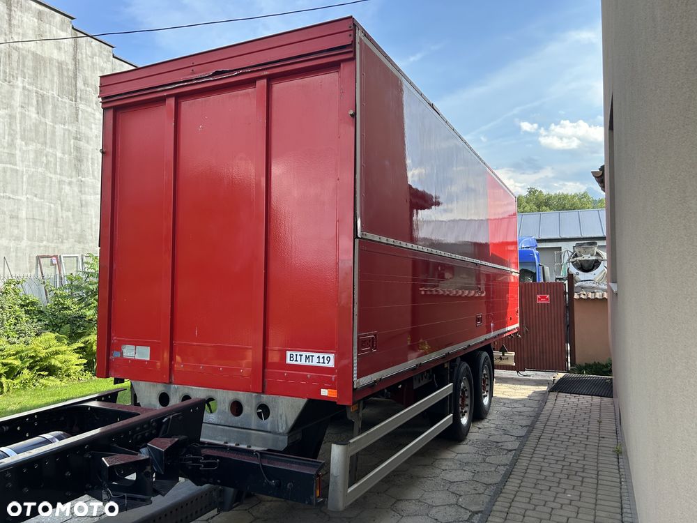 Schmitz Cargobull 7.7m OCYNK OSIE MERCEDES ALUFELGI KONTENER TANDEM NAPOJÓWKA OTWIERANY BOK DO NAPOJÓW STAN BDB - 2