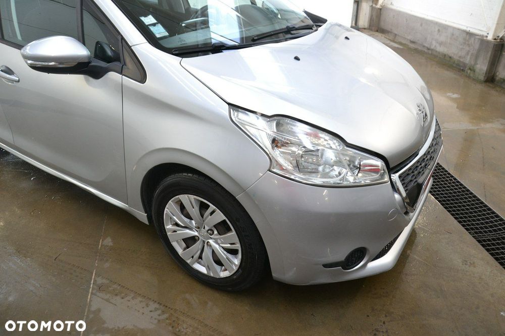 Peugeot 208 - 10