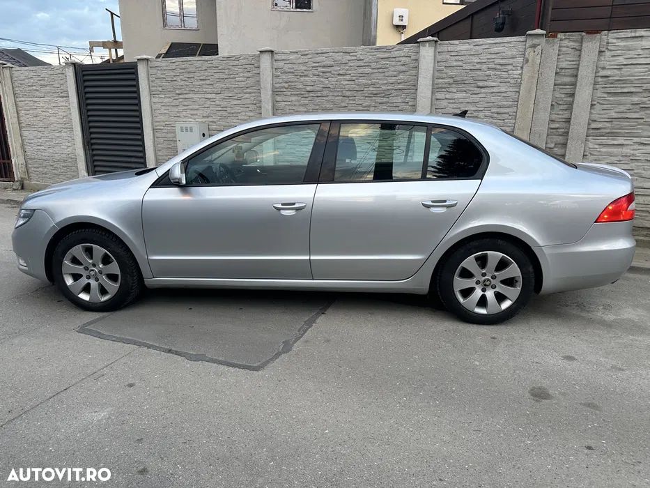 Skoda Superb 1.6 TDI GreenLine - 2