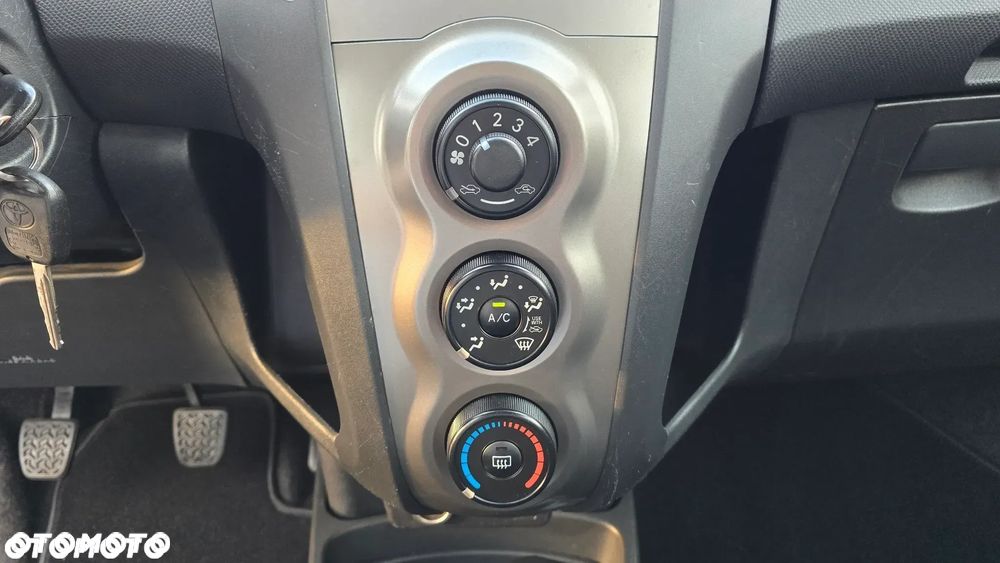 Toyota Yaris - 19