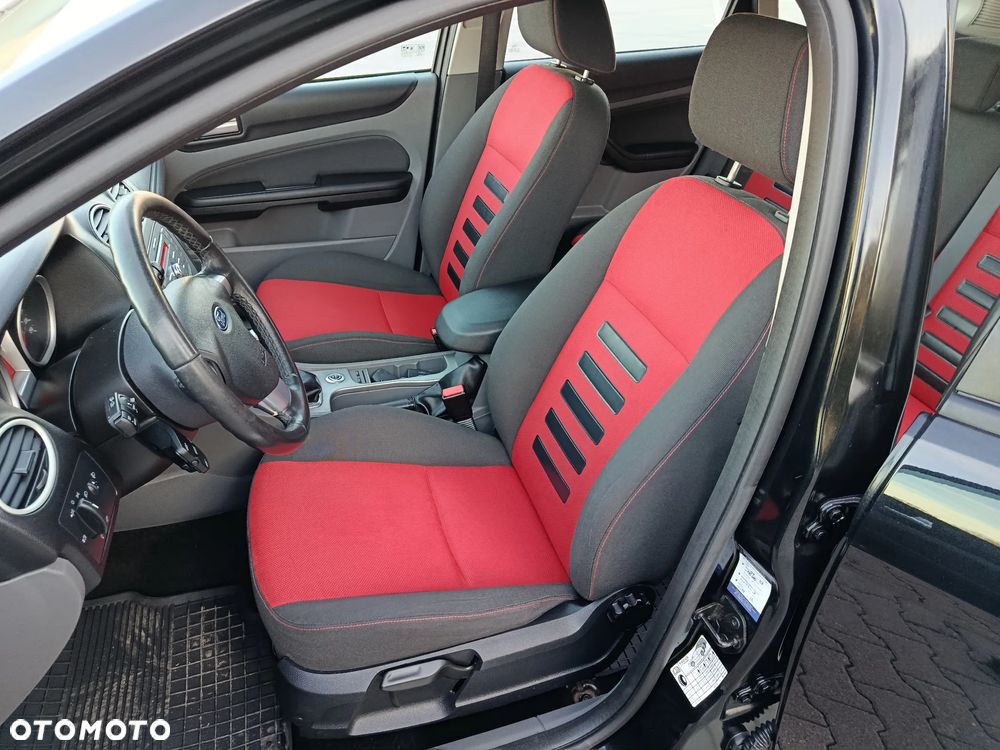 Ford Focus - 12