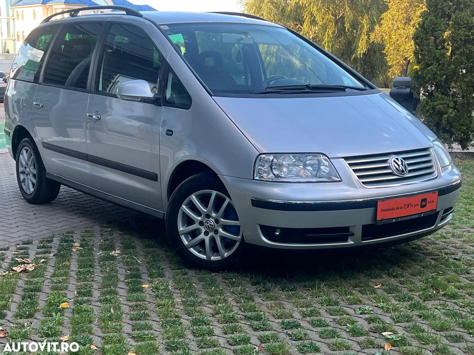 Volkswagen Sharan 1.9 TDI Highline Aut - 16