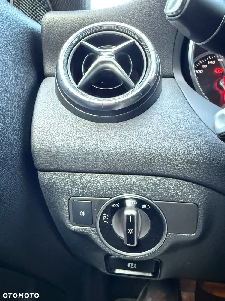 Mercedes-Benz CLA Shooting Brake 180 d BlueEFFICIENCY Edition - 34