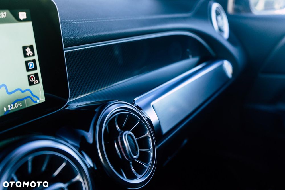 Mercedes-Benz GLB 250 4Matic 8G-DCT Progressive - 25