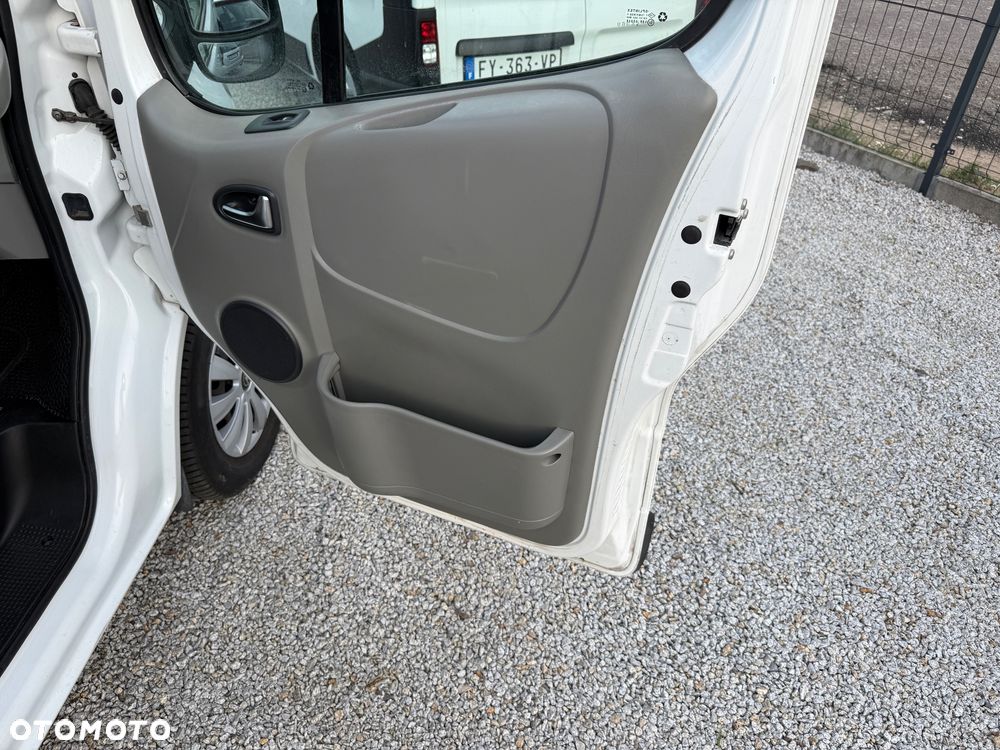 Opel Vivaro - 19