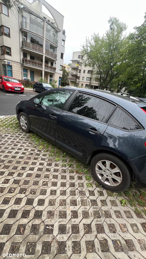 Citroën C4 1.4 16V Equilibre - 5