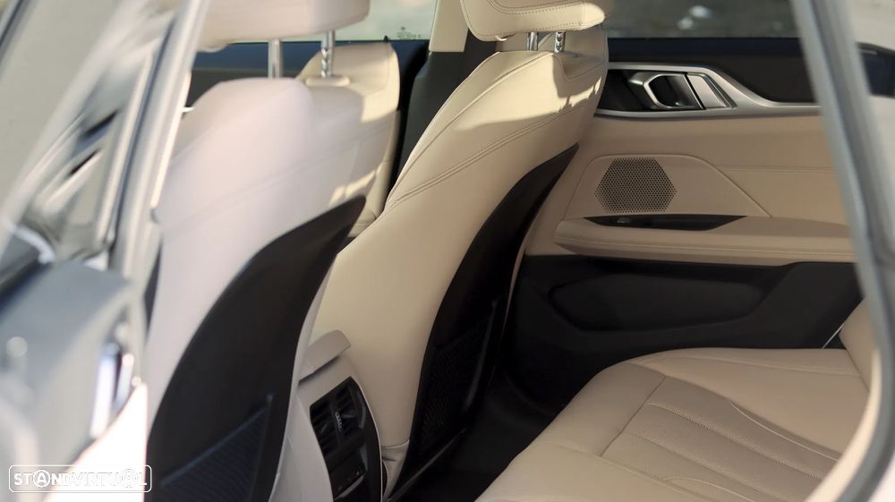 BMW i4 eDrive40 - 18