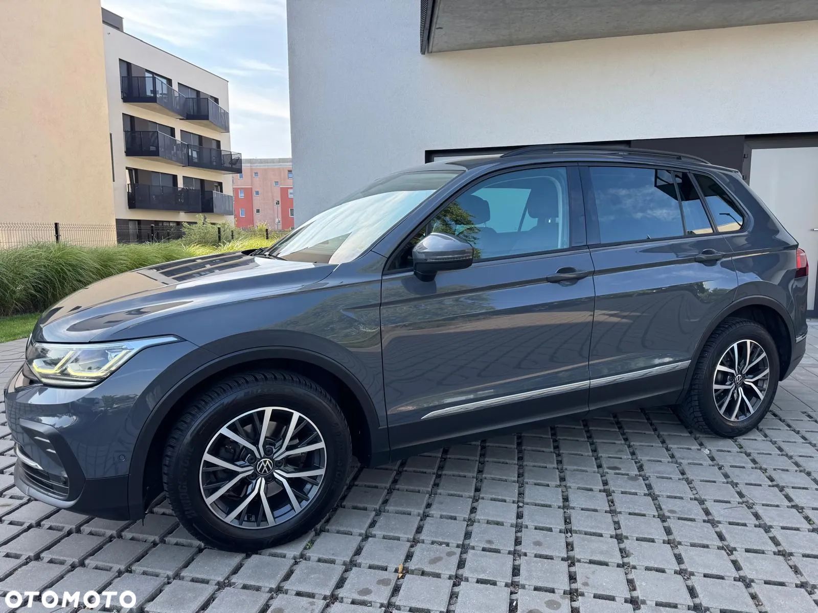 Volkswagen Tiguan 2.0 TDI SCR Life DSG - 1